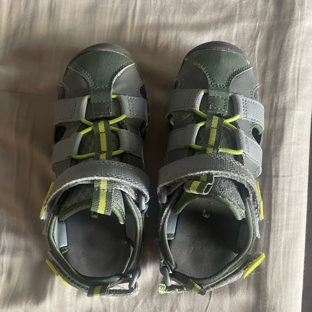 Cat & Jack toddler Teri water shoes